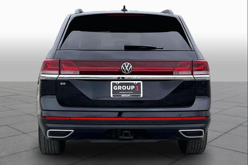 Deep Black Pearl 2024 Volkswagen Atlas 2.0T SE w/Technology