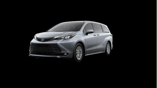 2025 Toyota Sienna XLE 8 Passenger