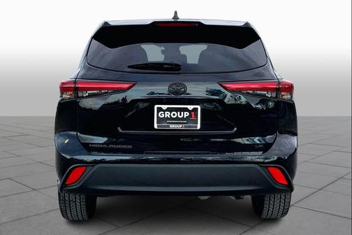 2022 Toyota Highlander LE