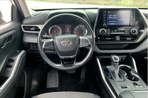 2021 Toyota Highlander LE