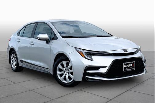 Classic Silver Metallic 2025 Toyota Corolla SE