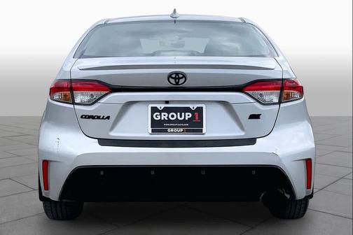 Classic Silver Metallic 2025 Toyota Corolla SE
