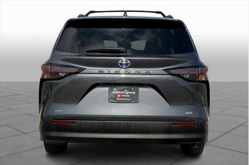 2025 Toyota Sienna XLE 8 Passenger