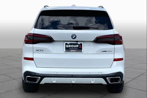 Alpine White 2023 BMW X5 PHEV xDrive45e