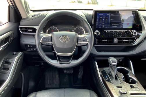 2022 Toyota Highlander Platinum