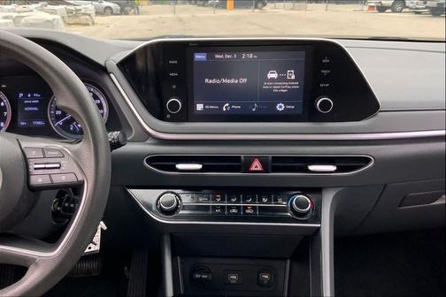 2022 Hyundai SONATA SE