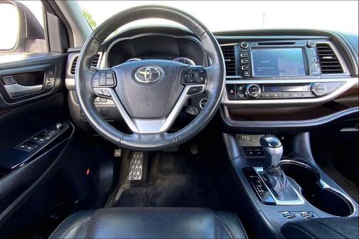 2016 Toyota Highlander Limited Platinum