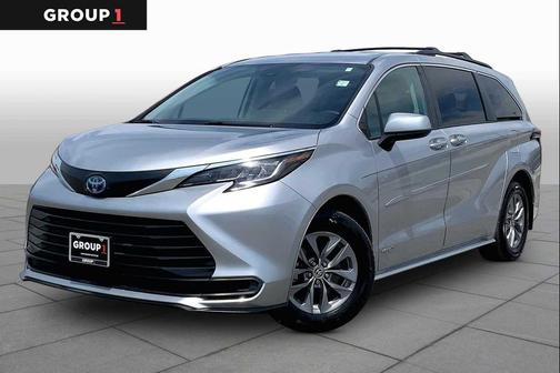Celestial Silver Metallic 2021 Toyota Sienna LE