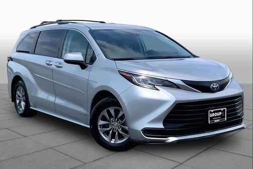 Celestial Silver Metallic 2021 Toyota Sienna LE