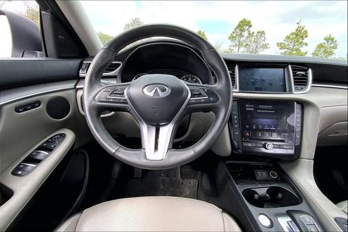 2023 INFINITI QX50 LUXE