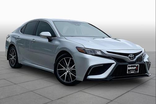 Celestial Silver Metallic 2024 Toyota Camry SE
