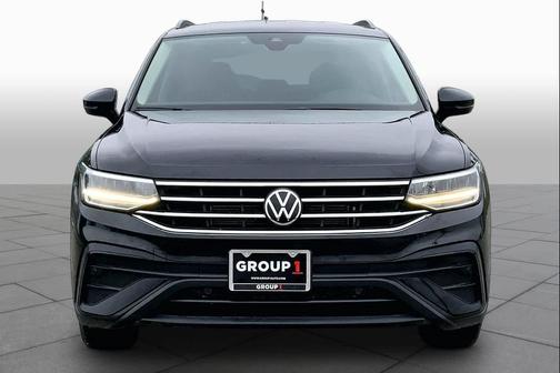 Deep Black Pearl 2023 Volkswagen Tiguan 2.0T S
