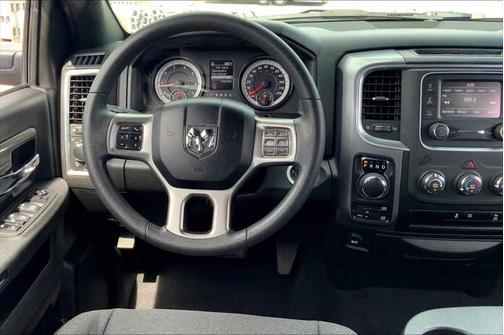 2024 RAM 1500 Classic Warlock Crew Cab 4x4 5'7' Box