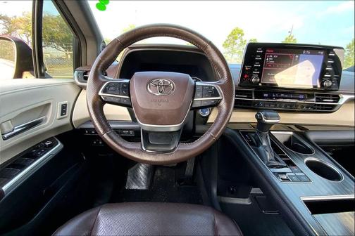 2021 Toyota Sienna Platinum