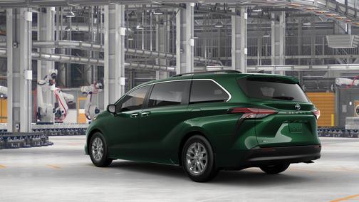 2025 Toyota Sienna XLE 8 Passenger