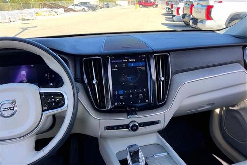 2022 Volvo XC60 B5 Inscription