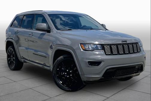 Sting-Gray Clearcoat 2022 Jeep Grand Cherokee Laredo