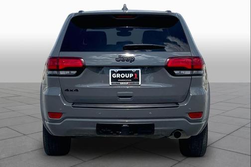 Sting-Gray Clearcoat 2022 Jeep Grand Cherokee Laredo