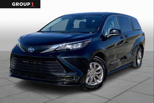 2025 Toyota Sienna LE