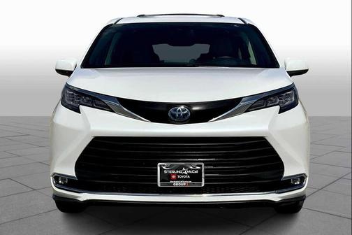 2023 Toyota Sienna XLE 8 Passenger