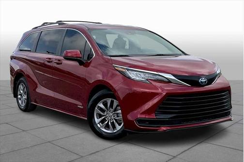 2021 Toyota Sienna LE