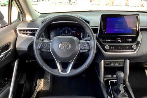 2024 Toyota Corolla Cross XLE