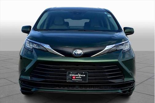 2021 Toyota Sienna LE