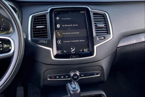 2020 Volvo XC90 T6 Momentum