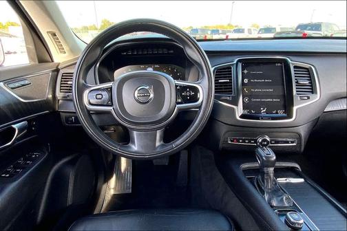 2020 Volvo XC90 T6 Momentum