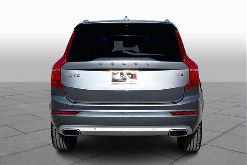2020 Volvo XC90 T6 Momentum