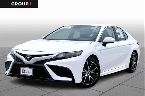 Super White 2021 Toyota Camry SE