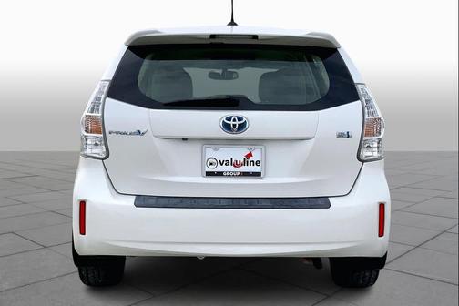 2013 Toyota Prius v Five