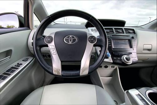 2013 Toyota Prius v Five