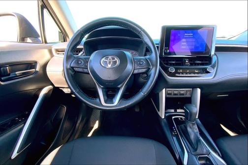 2025 Toyota Corolla Cross LE