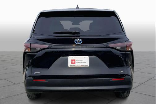 2025 Toyota Sienna LE