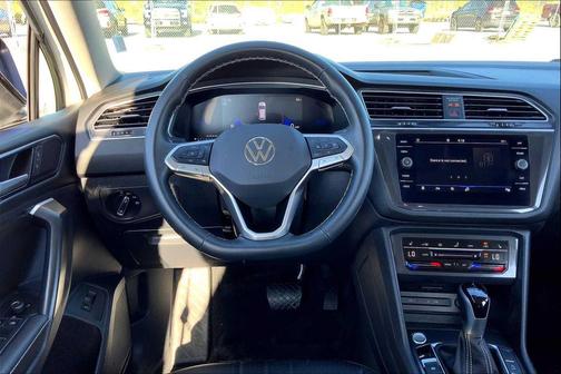 2024 Volkswagen Tiguan 2.0T SE