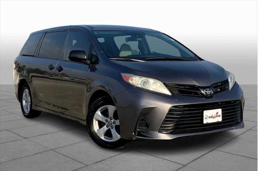 2019 Toyota Sienna SE