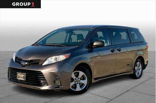 2019 Toyota Sienna SE