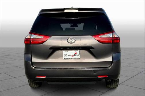 2019 Toyota Sienna SE