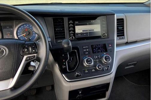 2019 Toyota Sienna SE