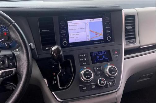 2018 Toyota Sienna XLE