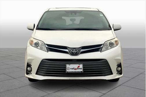 2018 Toyota Sienna XLE