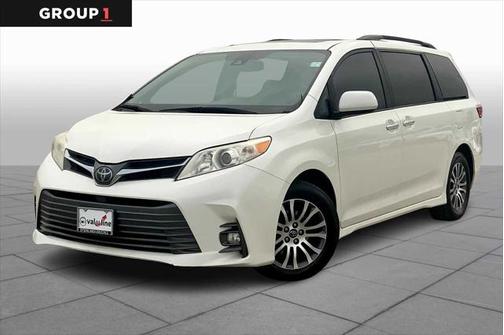 2018 Toyota Sienna XLE