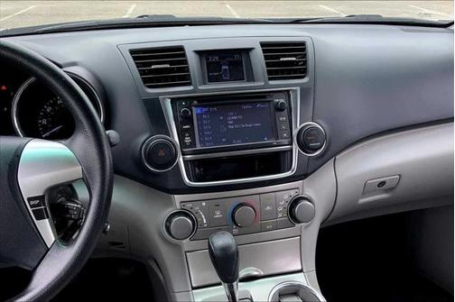 2013 Toyota Highlander SE