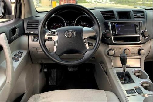 2013 Toyota Highlander SE