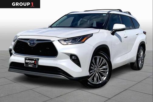 2022 Toyota Highlander Hybrid Platinum