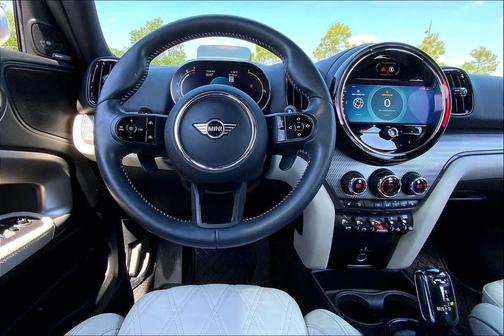 Nanuq White Metallic 2024 MINI Countryman Cooper S