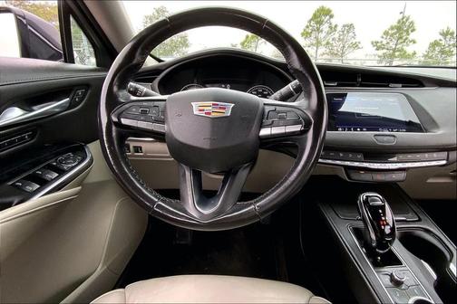 2023 Cadillac XT4 Premium Luxury