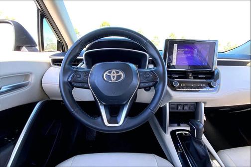 2024 Toyota Corolla Cross XLE