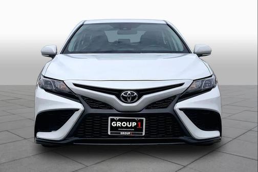 Ice Edge 2023 Toyota Camry SE